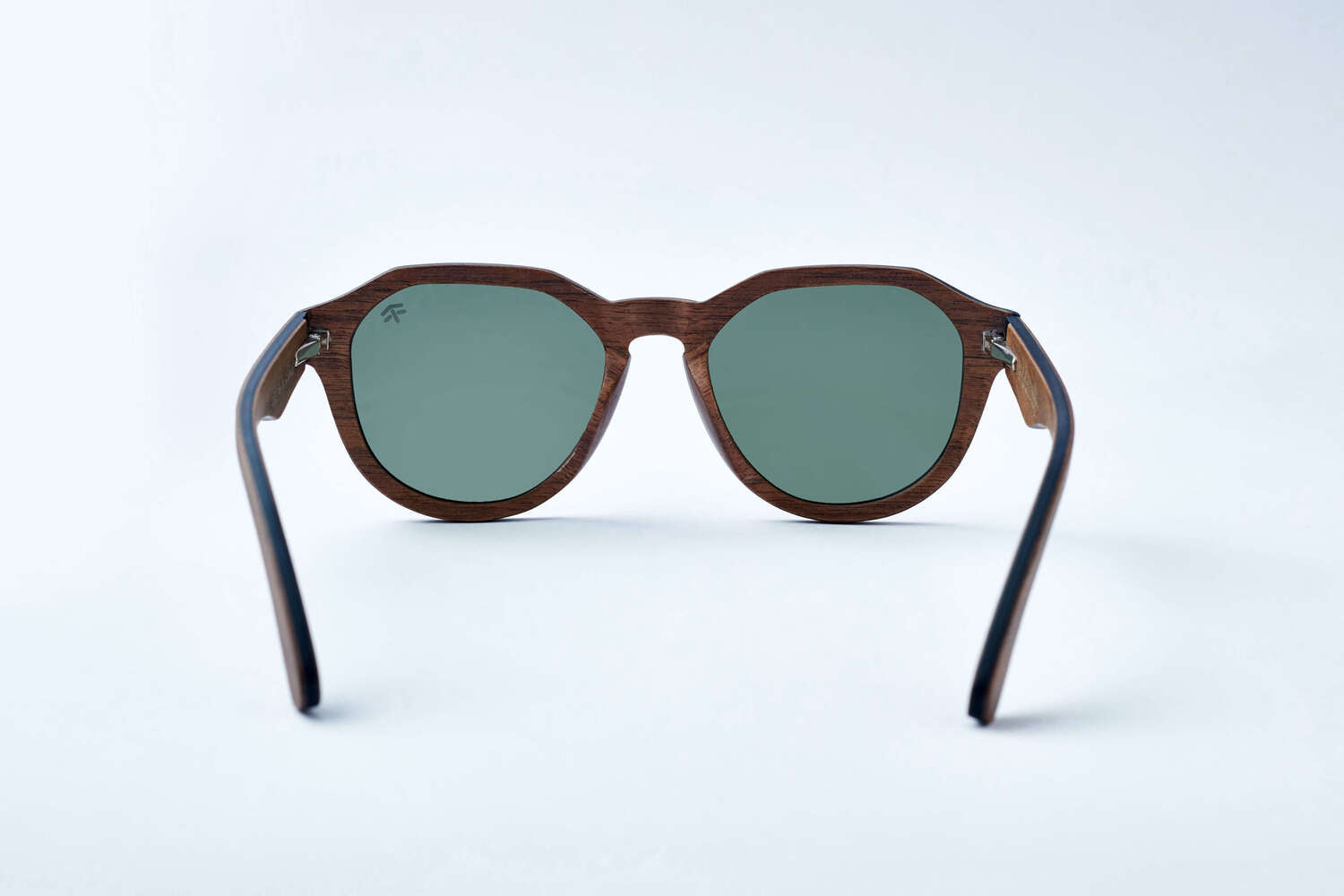 WHITSUNDAY in layered walnut wood